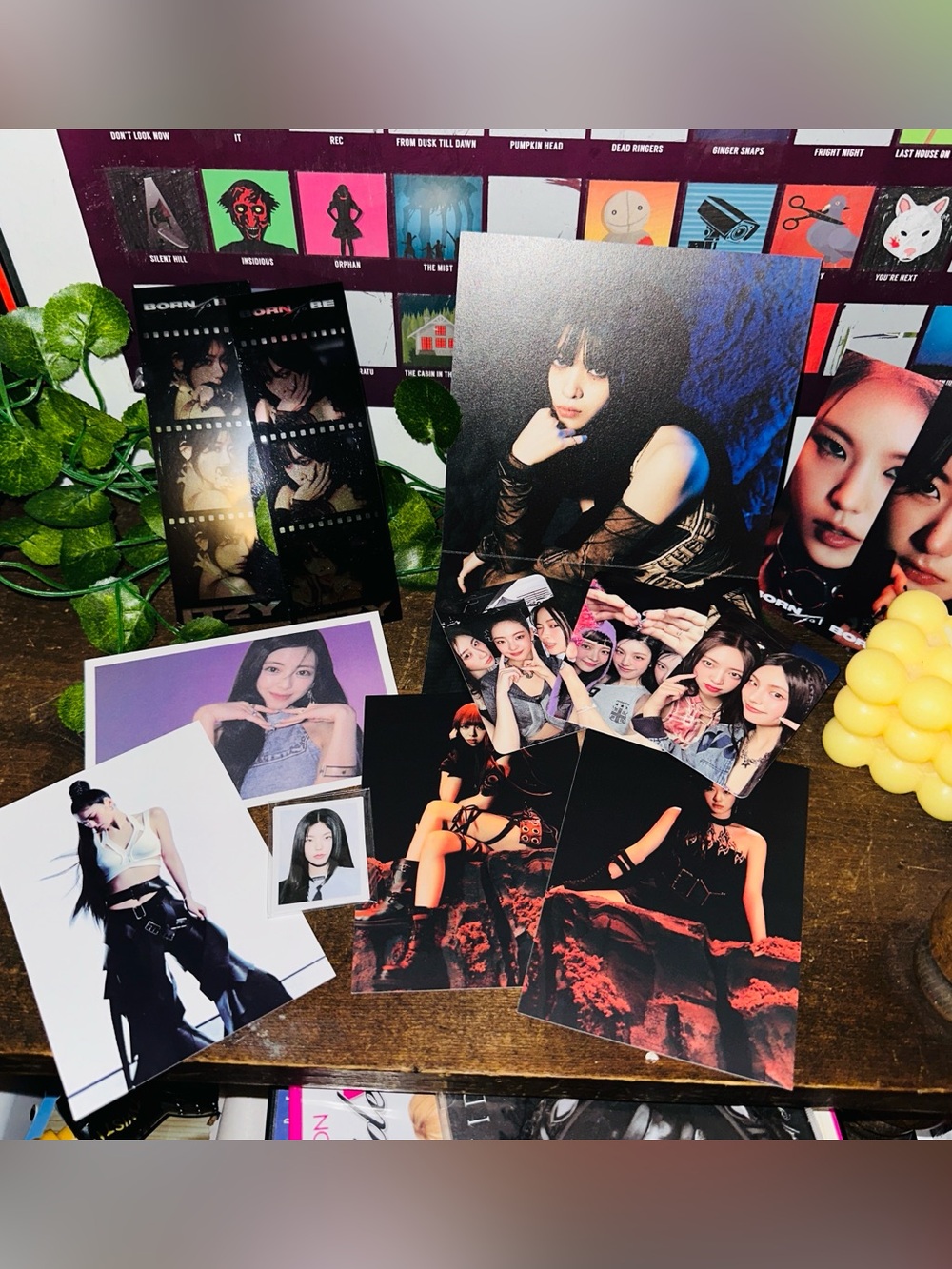 Kpop Itzy Poster Photo Card Postcard Bundle